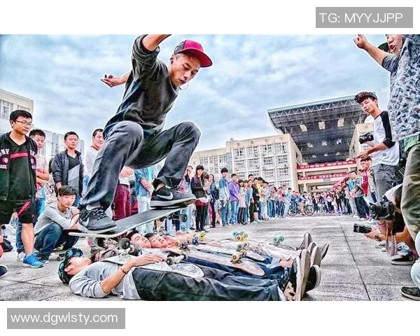 武汉滑板队耐力训练揭秘：如何在极限运动中锻炼意志与体能